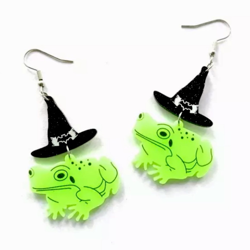 Witchy Frog earrings 🐸